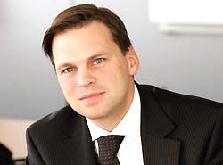 Geldanlage-Anlegen-Anleger-Investor-Verm�genszuwachssteuer-Aktien-Anleihen-Derivate-Investmentfonds-Wertzuwachs-Finanzamt Wertsteigerungen-Absicherung-Vorsorge-Pension-Pensionist-Rente-Rentner-Altersbezug-Altersvorsorge-Fondssparpl�ne-Kunden-beg