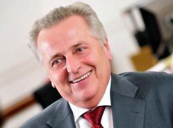 Konsumentenschutz Anlegerinformation Finanzdienstleister AWD Minister Hundstorfer Finanzportal Biallo.de