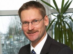 Versicherung-Enkel-Versicherung-Oma-Opa-Enkelkinder-Gro�eltern-Enkel-Hanns-Ulrich Brockhaus-ERGO Direkt Lebensversicherung AG-�ltere Generation-Sparplan-Ansparplan-Junior Start Plan-ERGO Direkt-Versicherungssumme-Pr�mien-Versicherte-Vertra