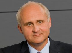 Versicherungen-Reisen-Kreuzfahrtschiff-Costa Concordia-Reiserisiken-Urlaub-Unruhen-Naturkatastrophen-Pauschalreise-Buchung-Gesundheitsrisiko-Krankheit-Unfall-e-Card-Ausland-Irrtum-Vertragskrankenhäusern-Vertragsambulanzen-Urlaubsdestinationen-Mittelm