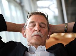 Pension-Pensionen-Zusatzpensionen-Pensionskassen-Pekabe-Altersvorsorge-gesetzliche Pension-Klagen-Pr�miengef�rderte Zukunftsvorsorge-PZV-Banken-Versicherungen-Lebensversicherungen-Kapitalanlage-Gesellschaften-VKI-Verein f�r Konsumenteninfor