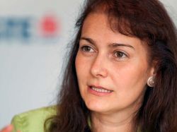 Kredit-Finanzierung-Hypothekarkredit-Zinsniveau-Bausaison-Finanzierungsfragen-Finanzierungsexpertin-Katja Fries-Erste Bank-Laufzeit-Sicherheiten-Kreditnehmer-Kreditbetrag-Hypothek-Nominalzinssatz-Bearbeitungsgeb�hr-Kontof�hrungsentgelt-Pauschalr