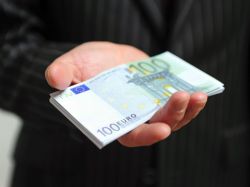 Kredi-Finanzierung-Baufinanzierung-Tiroler Wohlfühl-Kredit-Bauwillige -Bauherren-Volksbank Tirol Innsbruck-Schwaz AG, Tiroler Versicherung und Physiotherm-Mindestkreditsumme-Auszahlungsbetrag-Eigenheimversicherung-Haushaltsversicherung-Tiroler Versic