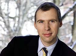 Zins-Zinsen-Währung-Fremdwährungen-Kredite-Geldanlage-Zins-Währungs-Parität-Josef Falzberger-Schoellerbank- Zinsmärkte-Zinsdifferenz-Japanischer Yen-Schweizer Franken-JPY-CHF-Häuslbauer-Hedgefonds-Carry-Trade-Hochzinswäh