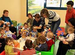 Kinder-Kinderbetreuung-Eltern-Familie-Feriencamp-Hort-Steuer-Betreuungskosten-au�ergew�hnliche Belastungen-Arbeitnehmerveranlagung-Siegfried Pichler-Pr�sident-Arbeiterkammer Salzburg-AK-Martina Blaha-Steuerexpertin-Rechnung