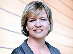 Pflege-Pflegeheim-Pflegebed�rftige-Kinder-Eltern-Gro�eltern-Schwiegerkinder-Pflegeplatz-Nieder�sterreich-Landesr�tin-Barbara Schwarz-Pflegebett-Pflegepatient-Eigenleistung-Einkommen-Verm�gen-Land Nieder�sterreich-Unterbringu