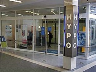 Hypo Oberösterreich-Hypo OÖ-Hypo-Jahresüberschuss-Steuern-Bilanzsumme-Ärzte-Freie Berufe-GroßwohnbauKirche-Soziales-Öffentliche Institutionen-Privatkunden-Generaldirektor-Andreas Mitterlehner- Kreditgeber-Kredite-Darlehen-Au