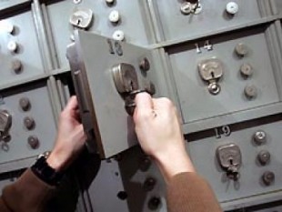 Geldwäsche-Geldanlage-Bank Austria-Raiffeisen Zentralbank-RZB-Anglo Irish Bank Austria-Staatsanwaltschaft Rom-Staatsanwaltschaft Wien-Bundeskriminalamt-Konten-Mafia-Geldwäschestelle