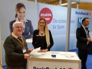 Gewinn-Messe-Anleger-Niedrigzinsen-Geldanlage-Einsteiger-Profis-Experten-Geld-Sparformen-Familien-Hello Bank-Deniz Bank-savedo.at-Versicherungen-Aussteller-Seminare-Diskussionen-Finanzbranche-Steuerbranche-Immobilienbranche-Finanzportal-biallo.at-Herausge