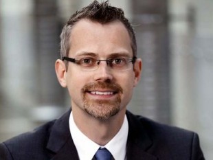 Kreditfinanzierung-Finanzierung-Autohändler-Bank-Autokauf-Fahrzeug-Bankkredit-Leasing-Händlerfinanzierung-Hausbank-Bonitätsbeurteilung-Zinssatz-Barzahlerrabatt-Kreditzinsen-Kreditgeschäft-Kaufpreis-Vergleichen-Bankfiliale-Kreditangebot