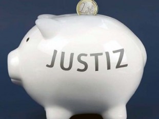 Strafverteidiger -Anwalt-Seilschaften-Justizsystem-Justiz-Medien-Freispruch-Gutachter-Gerechtigkeit-Reiche-Gefängnis-Beschuldigte-Die Zwei-Klassen-Justiz-Werner Tomanek-Rechtssystem-Staatsanwälte-Tony Wegas -Cyberverbrecher -Hochfinanz -Weisungs