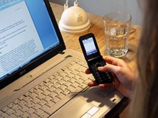 Strom-Stromverbrauch-Energie Steiermark-Kunden-Mobiltelefon-myselect-Kundenportal-Gratis-Strom-Vertriebschef-Christian Purrer-Stromzähler-Konzernsprecher-Urs Harnik-Zähler-Technologie-erbrauchswarnung-Stromfresser-Privatkunden-Finanzportal Biall