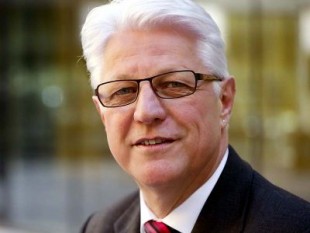 Pflegebedürftiger-Pflegeheim-Gerhard Reheis-Landeshauptmann-Stellvertreter-Pflegestufe-Pflegebett-Einkommen-Vermögen-Pflegepatient-Heimbewohner-Pension-Gehalt-Freibetrag-Mindestsicherung-Land-Gemeinden-Heimbewohner-Ehepartner-Partner-eingetragen