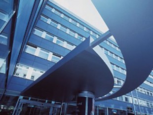 Bausparen-Bausparvertrag-Bausparkasse der Sparkassen-S-Bausparkasse-Charlotte Harrer-Volksbanken-Raiffeisen-Wüstenrot-S-Bausparkasse-Altersstruktur-Junge-Online-Bausparen-