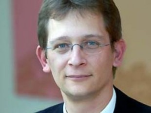 Finanzierung-Kredit-Baufinanzierung-Bauen-Wohnen-Bauprojekt-Bauherren-Hypothekarkredit-Christof Sperk-Bank Austria-Sicherheiten-Kreditnehmer-Kreditbetrag-Laufzeit-Leistbarkeit-Familien-Einkommen-laufende Ausgaben-Reserve-Rückzahlung-Besicherung-Liege