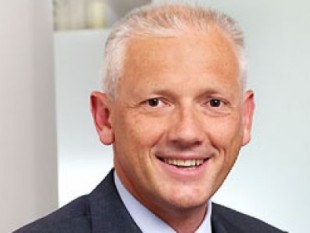 Euro-Dollar-Exporte-Währung-Banken-Kreditinstitute-Eurozone-Finanzbranche-Geldentwertung-Inflation-Exporte-Deutschland-USA-Rohstoffe-Wirtschaftswachstum-Euro-Raum-Staatsverschuldung-Friedrich Strasser-Gutmann AG