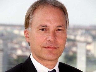 Zahnbehandlungen -Familien-Peter Eichler-Kunden-Versicherungsprodukt-Gesundheit & Wertvoll Zahnarzt-Versicherung-Mundhygiene-Zahnsteinentfernung-Wurzelbehandlungen-Brücken-Plomben-Zahnfehlstellungen-Zahnspangen-Zahnversicherung-UNIQA-Wurzelbehand