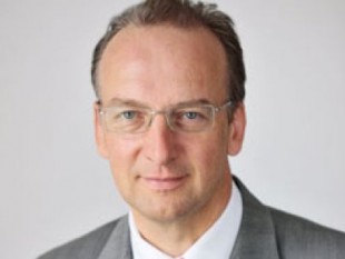 Franz Witt-Dörring-der UBS-UBS Niederlassung Österreich-Schoellerbank-Robert Zadrazil-Heinz Mayer-Robert Wieselmayer-Bank Austria-Privatbank Rössler AG-Salzburg-Erste Bank-Erste Bank Salzburg-Erste Group Bank-Merrill Lynch-München-Fran